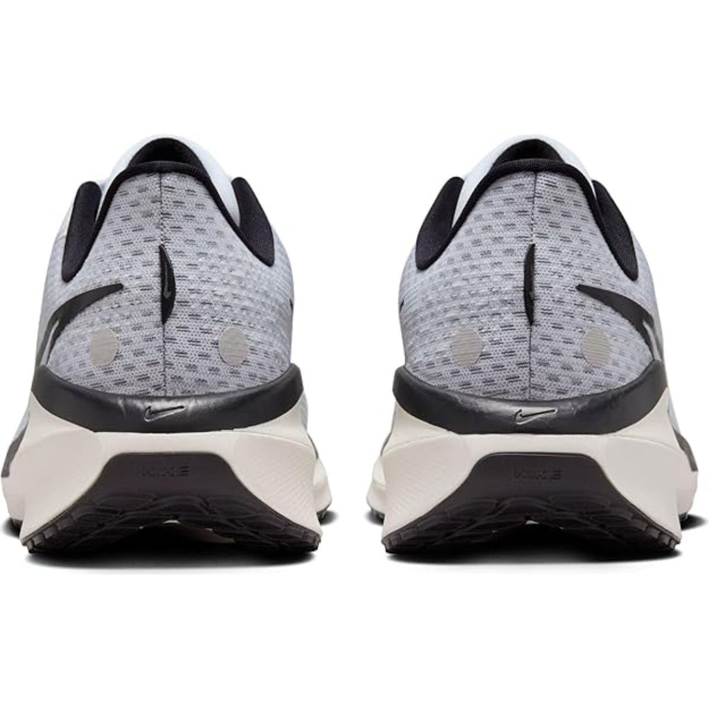 Nike Vomero 17 Running Shoes