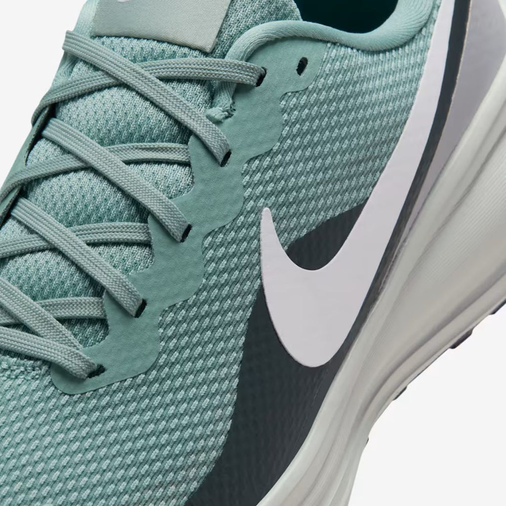 Nike Revolution 8 Running Shoes