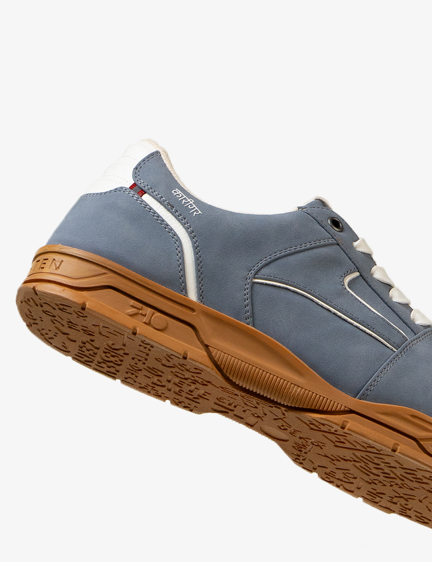 775 Smoke Low-Top Sneakers